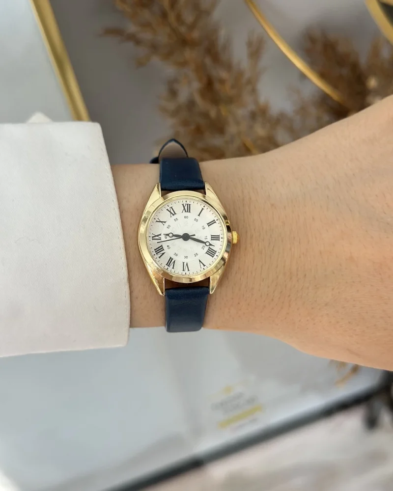 Lacivert Deri Kordon Yuvarlak-Köşeli Saat