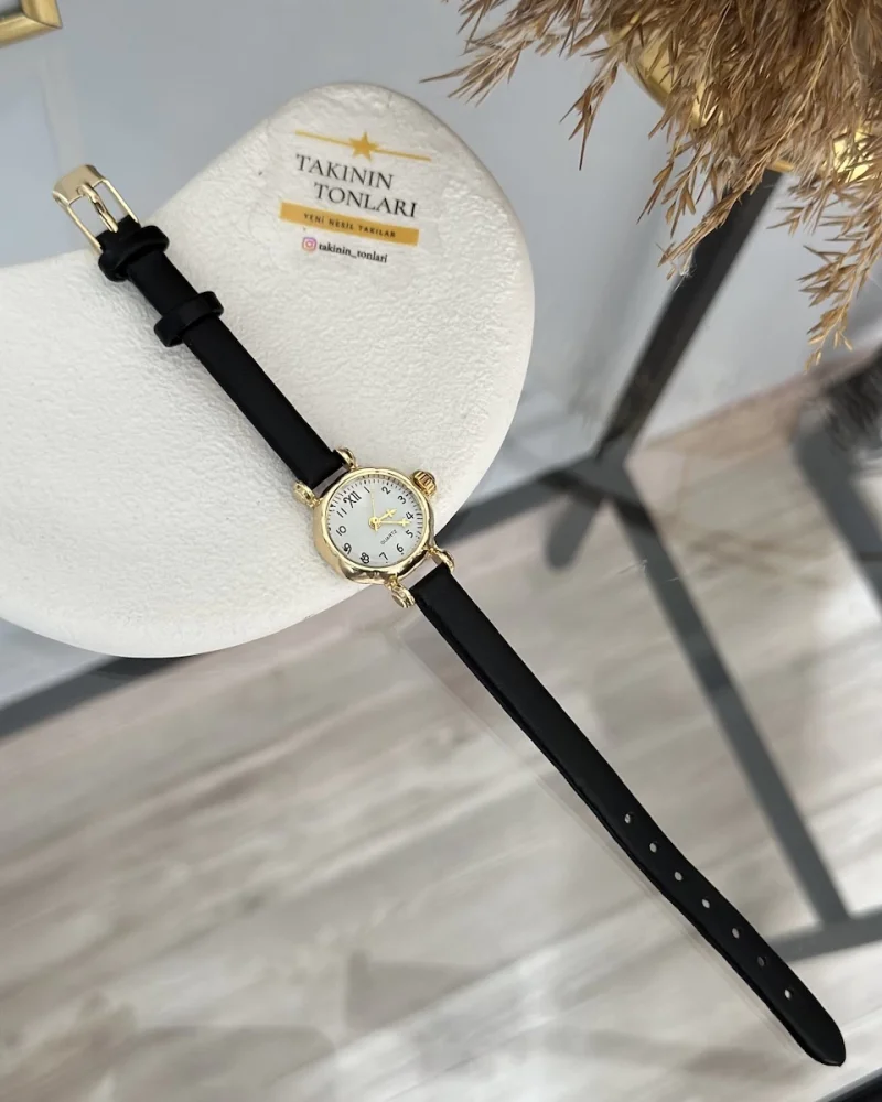 Siyah Deri Kordon Zarif Yuvarlak Saat