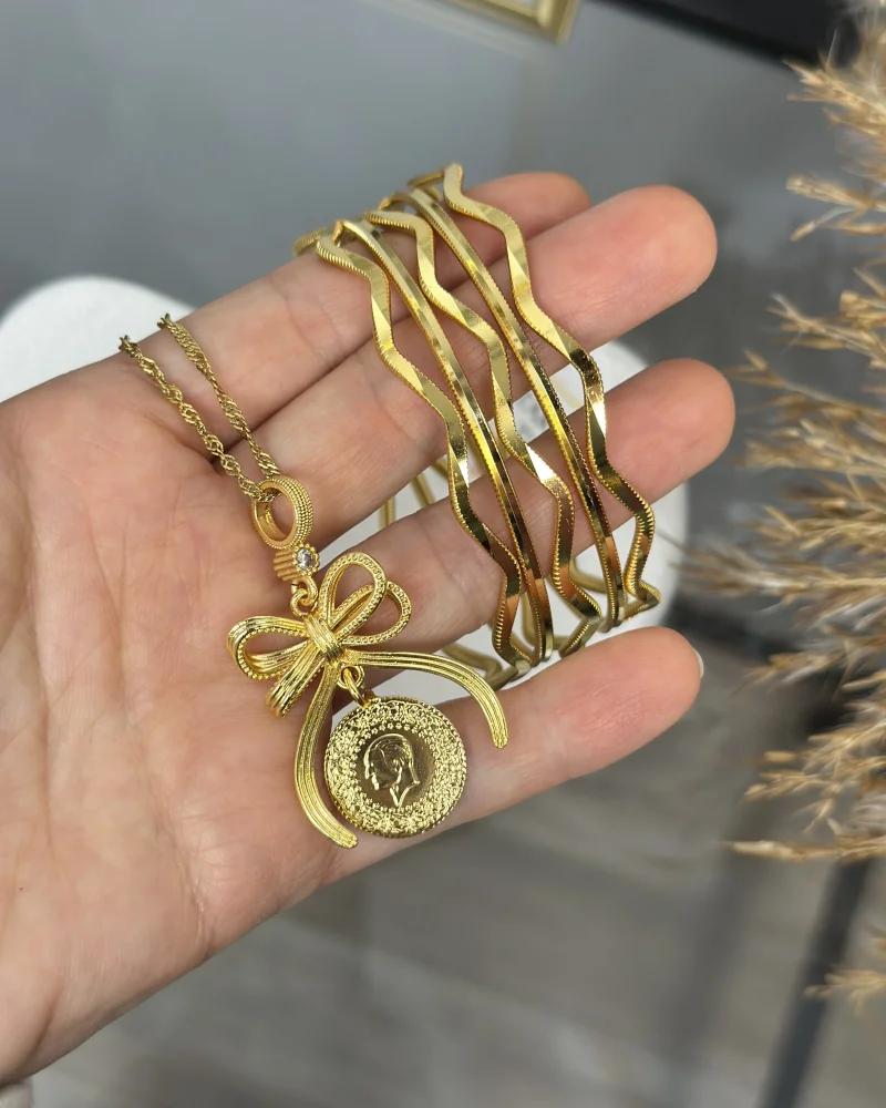 22 Ayar Fiyonk Kolye-Oluklu Ajda Kombini