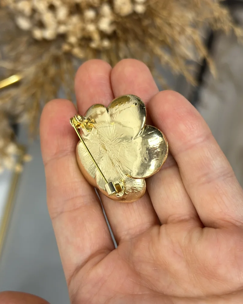 Üç Boyutlu Siyah Gül Broş