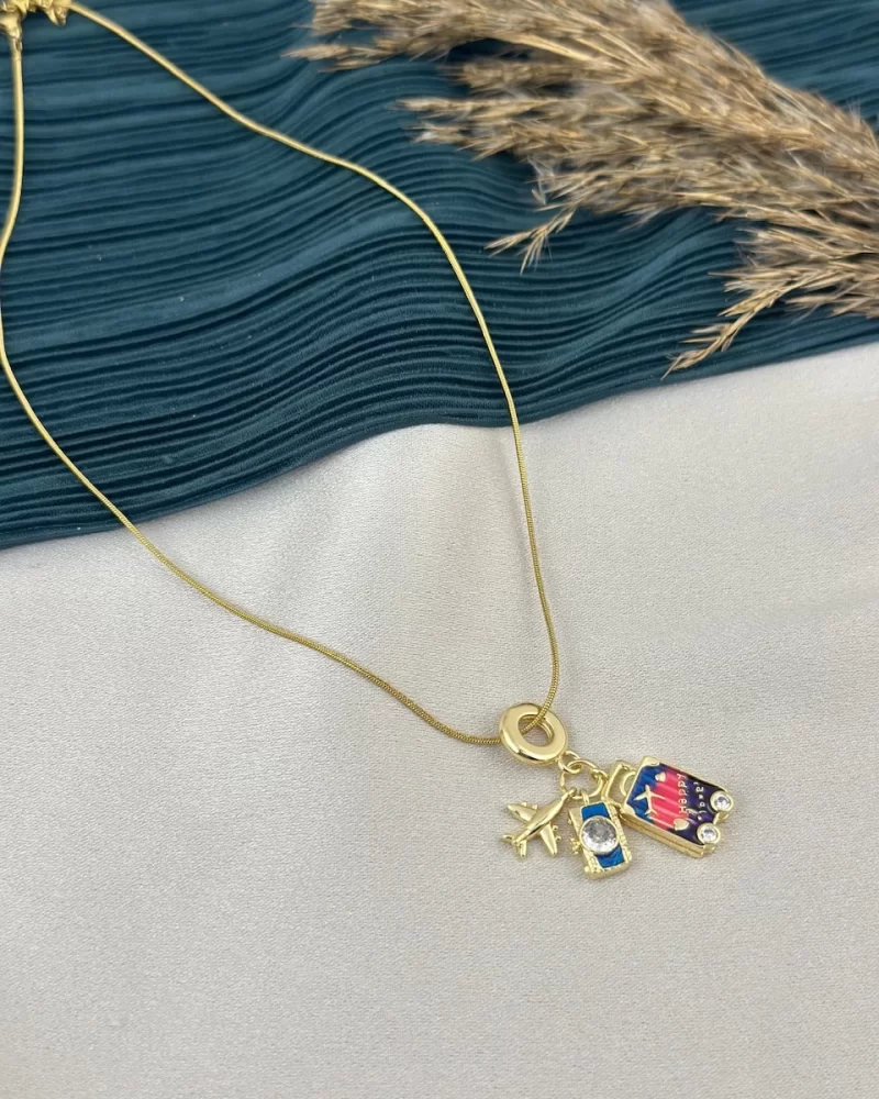 Gold Charmlı Seyahat Çocuk Kolye (40+5 cm)