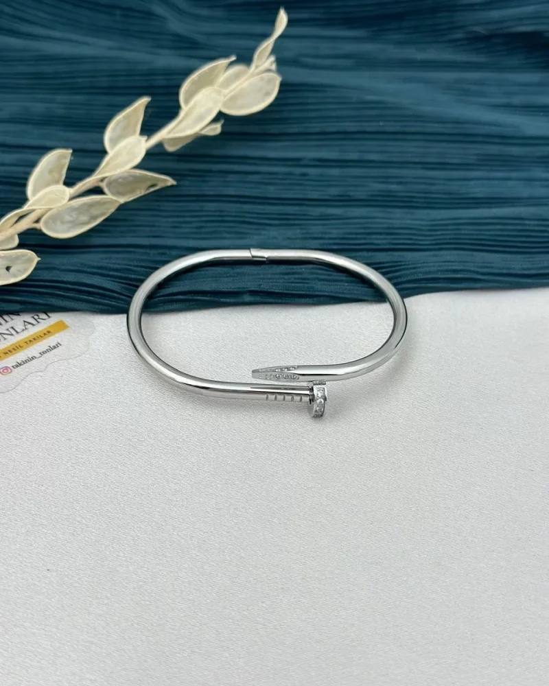 Gümüş Çivi Model Taşlı Kelepçe