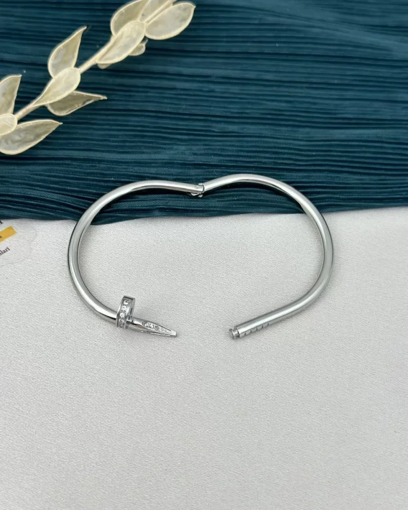 Gümüş Çivi Model Taşlı Kelepçe