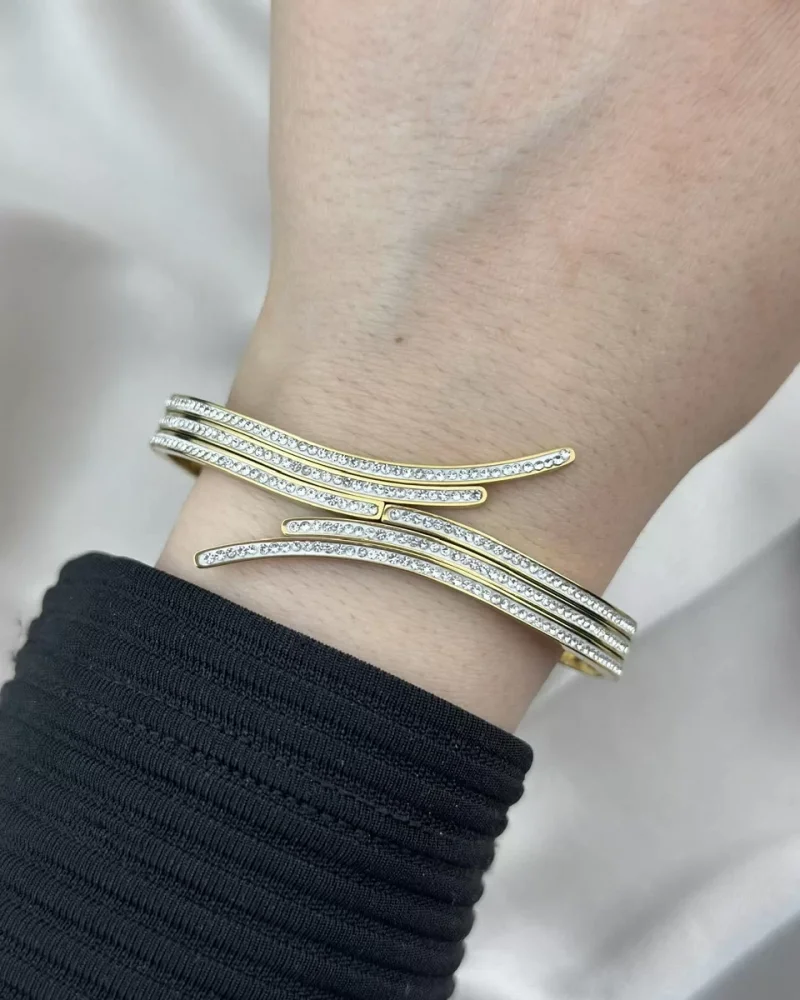 Yeni Taşlı Kıvrımlı Kelepçe