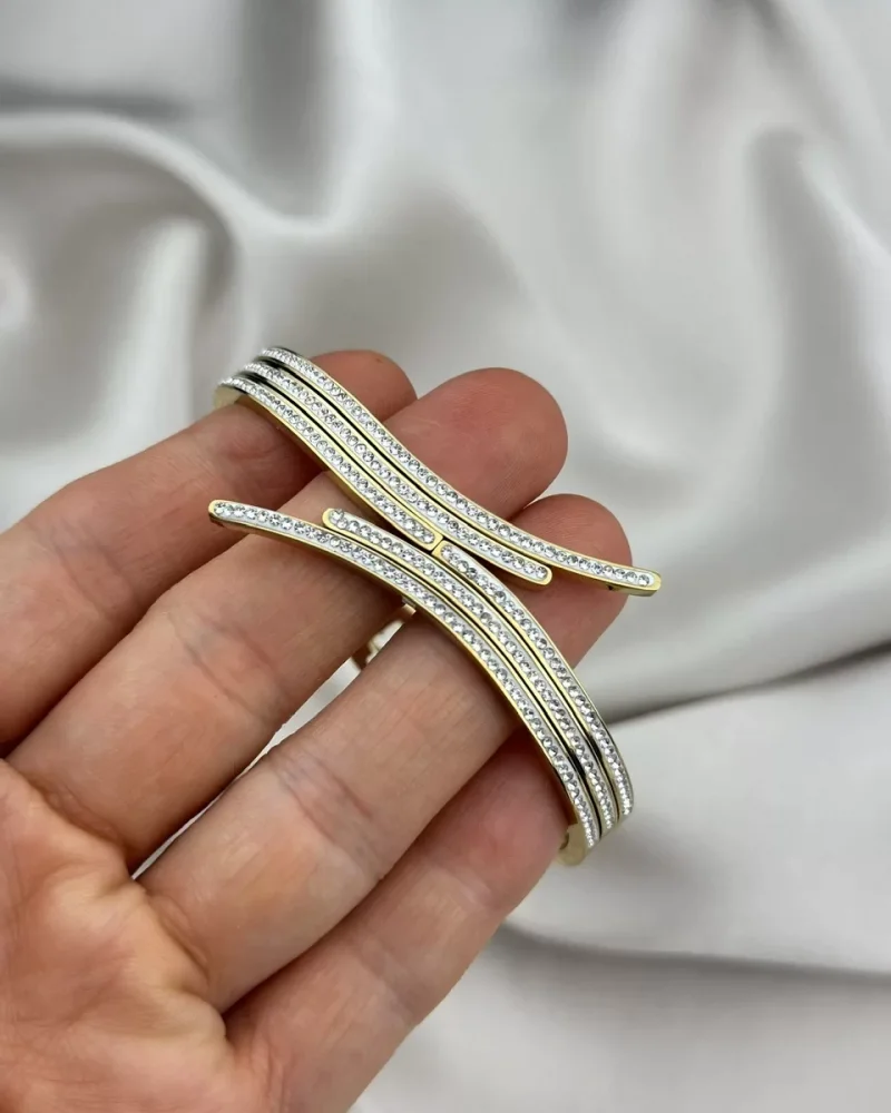 Yeni Taşlı Kıvrımlı Kelepçe