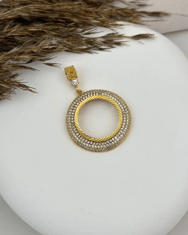 22 Ayar Sıra Taşlı Yarım Altın Yuvalı Kolye Ucu