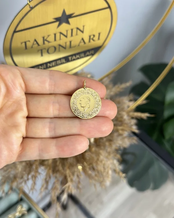 22 Ayar Kulplu Yarım Altın