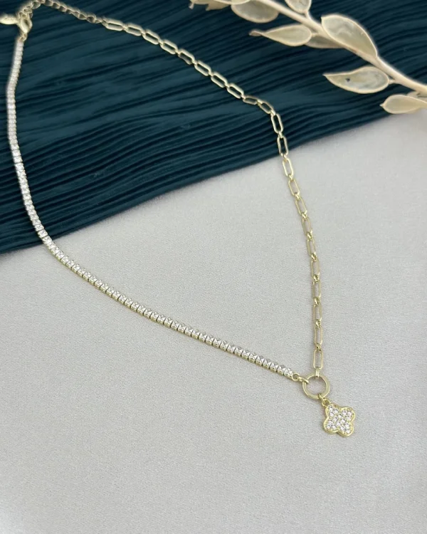 İthal Seri Yarım Suyolu Taşlı Yonca Detay Gold Kolye