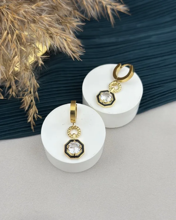 Taşlı Siyah Detaylı Trend Küpe