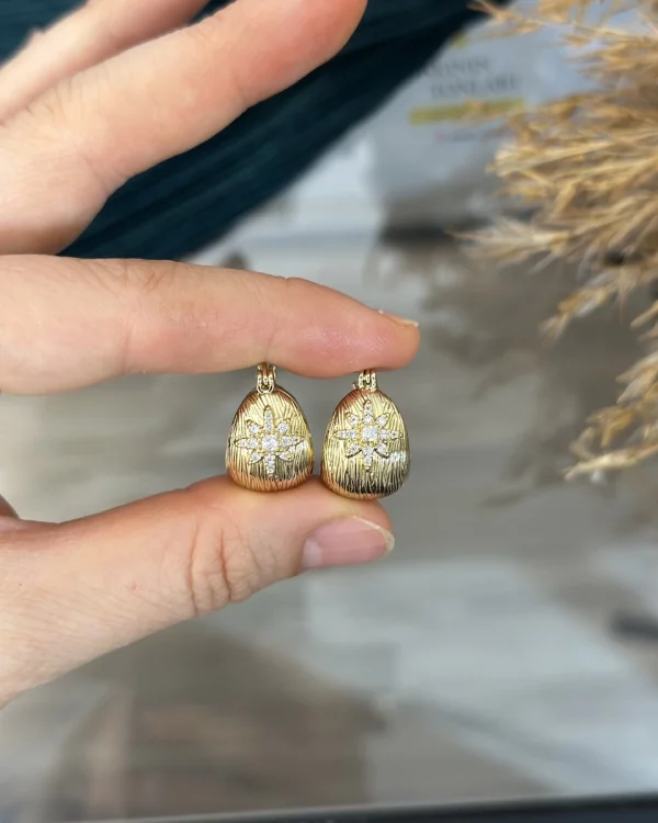 Bombeli Çizgi Dokulu Taşlı Halka Küpe (Hafif yapılıdır)