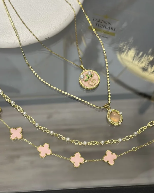 Pembe Detaylı Kombin