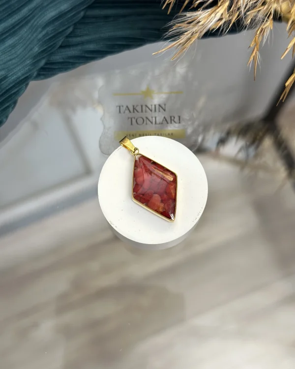 Mercan Taşı Doğal Taş Baklava Model Çelik Kolye Ucu