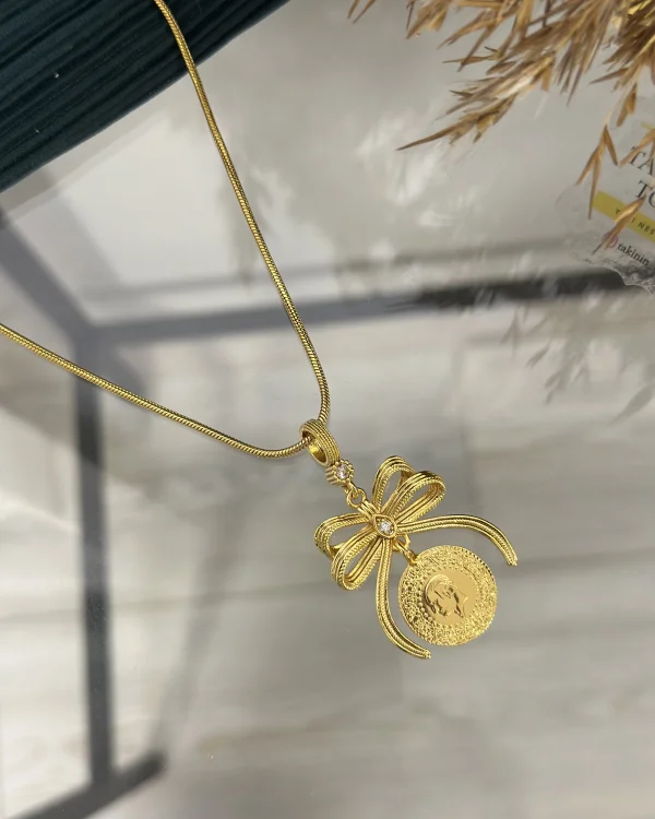 Çeyrek Altınlı Çelik Zincirli Fiyonk Kolye