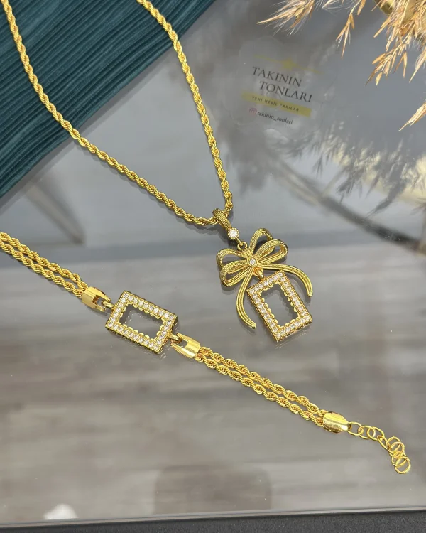 Gram Altınlık Fiyonklu Burgu Set