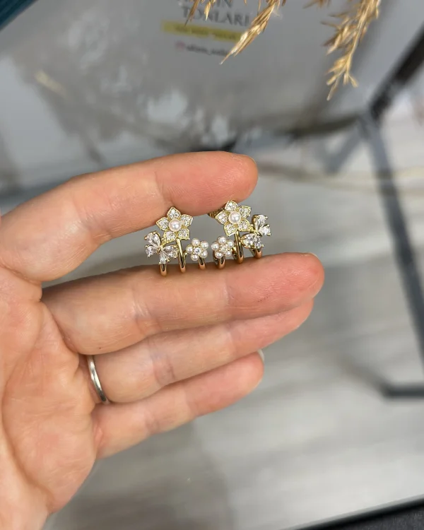 XP Tek Delikle Üçlü Görünüm İncili Küpe (Çelik)