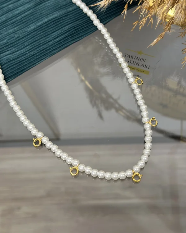 Beşi Bir Yerde Klipsli İncili Kolye (60 cm)