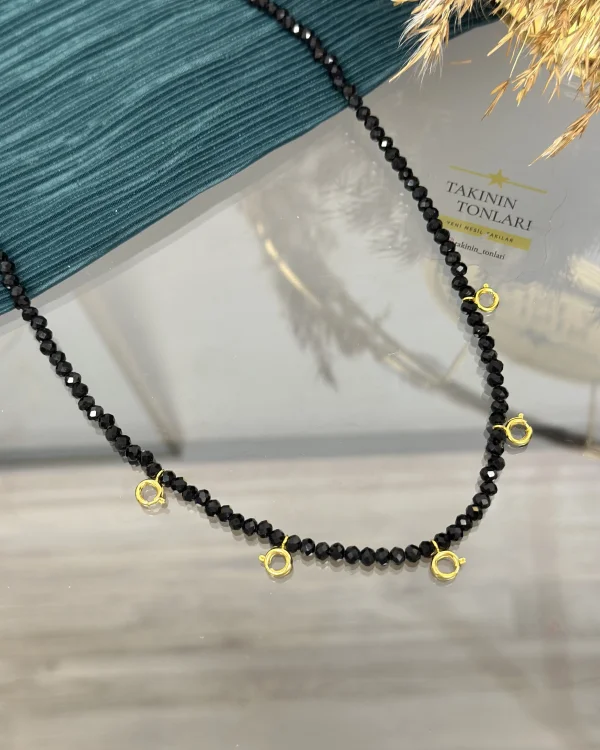 Beşi Bir Yerde Klipsli Siyah Kristal Boncuk Kolye (50 cm)
