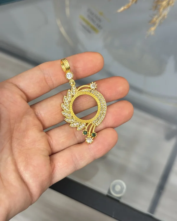 Çeyreklik Zarif Yeşil Taşlı Kolye Ucu