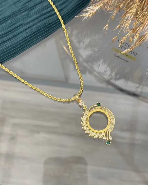 Yarım Altınlık Yeşil Taşlı Zarif Burgu Kolye (60 cm)