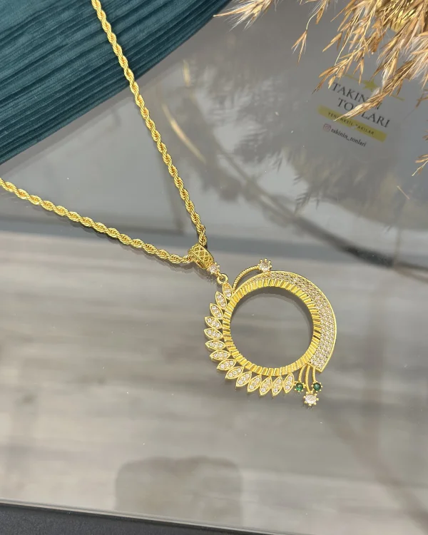 Tam Altınlık Yeşil Taşlı Burgu Kolye (60 cm)