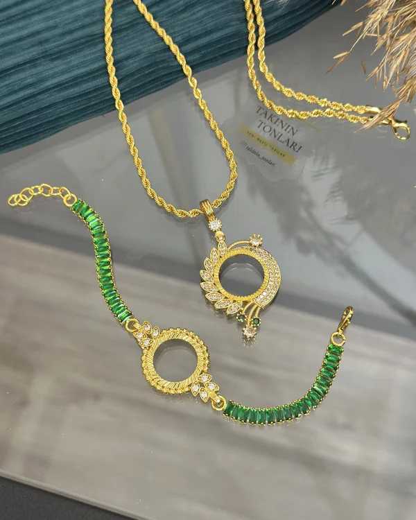 Çeyreklik Yaprak Detaylı Yeşil Taşlı Kombin (Kolye 60 cm)