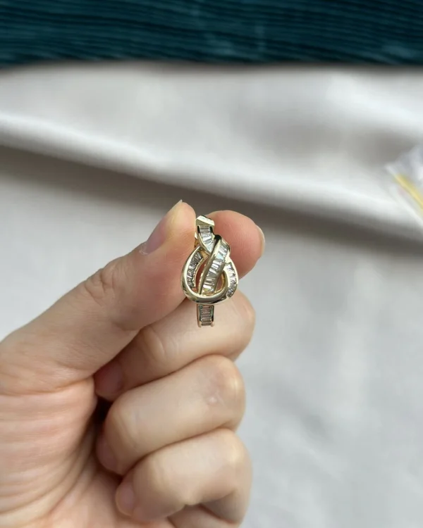 Düğüm Halka VIP Küpe