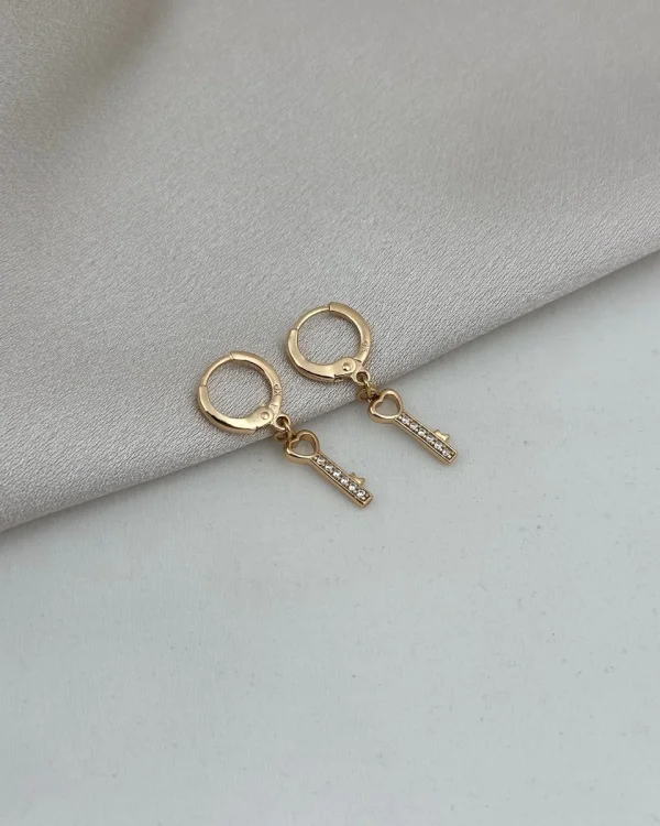 Taşlı Anahtar Zarif VİP Küpe