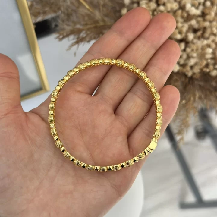 22 Ayar Oval  Topçuk Detaylı Kelepçe Bilezik (6 cm)