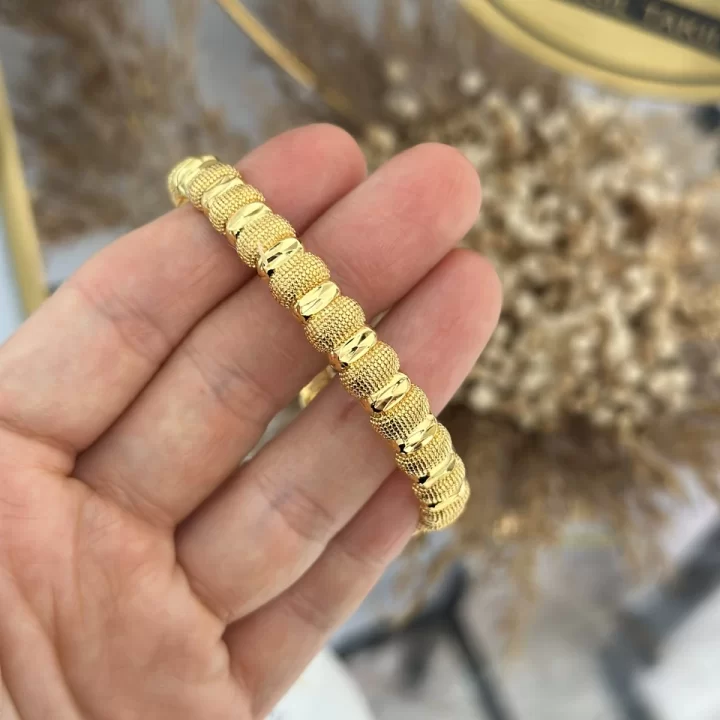 22 Ayar Oval  Topçuk Detaylı Kelepçe Bilezik (6 cm)