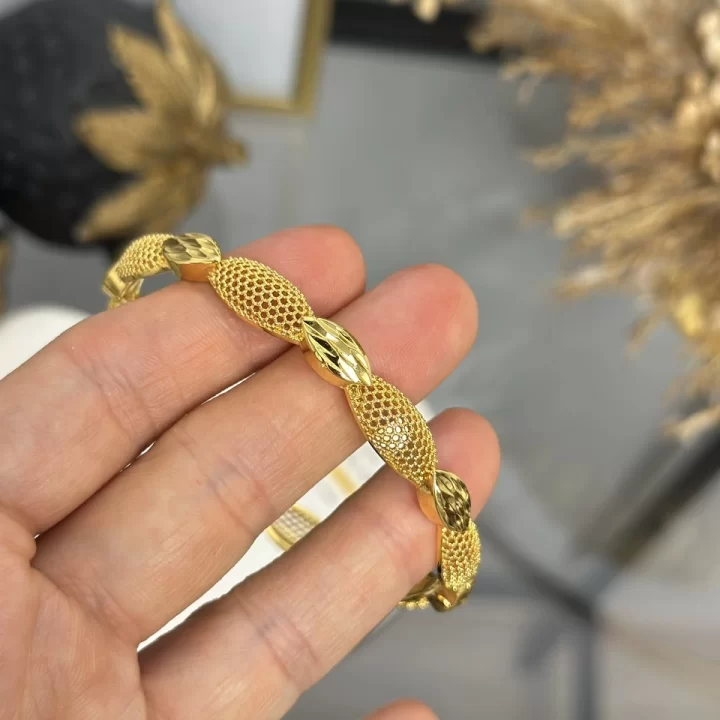 22 Ayar Oval Hasır Geçişli Kelepçe Bilezik (6.0 cm)