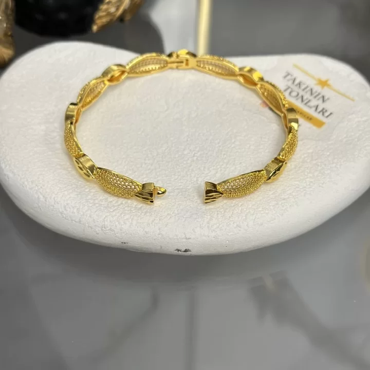 22 Ayar Oval Hasır Geçişli Kelepçe Bilezik (6.0 cm)