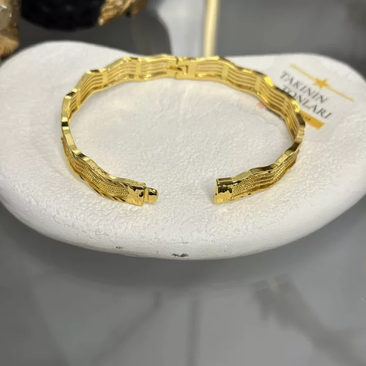 22 Ayar Dalgalı Kelepçe Bilezik (6.0 cm)