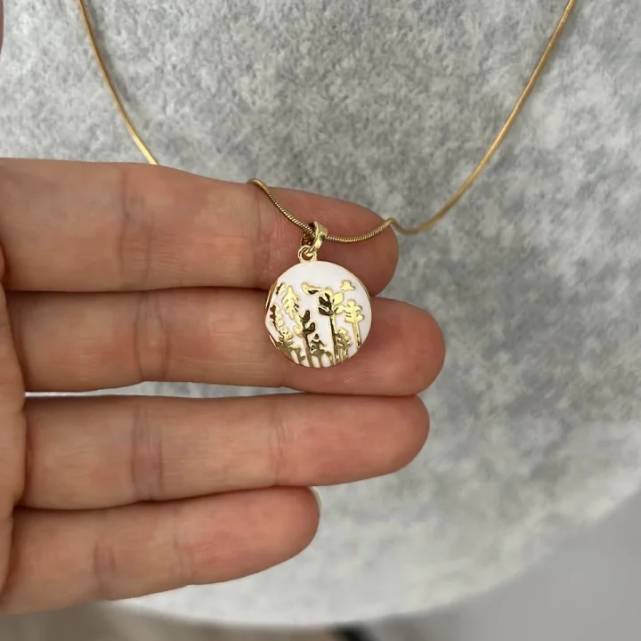 Beyaz Mineli Kuşlu Açılır Kapaklı Kolye (40+5 cm)