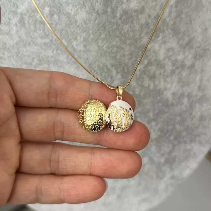 Beyaz Mineli Kuşlu Açılır Kapaklı Kolye (40+5 cm)
