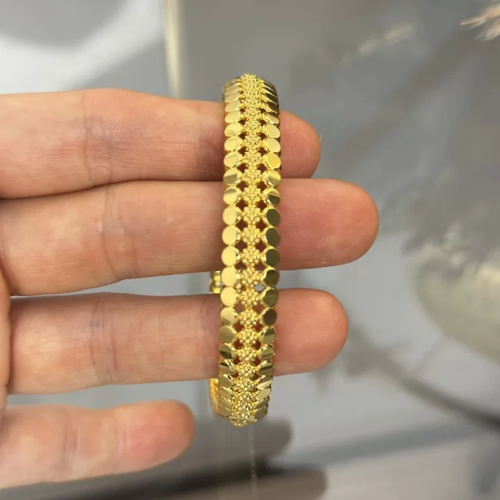 22 Ayar Telkari Ortası İşli Üç Sıra Pullu Kelepçe Bilezik (6.0 cm)
