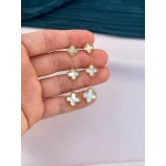 Beyaz Sallantılı Marka Küpe