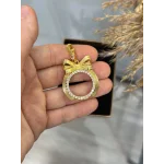 Yarım Altınlık Çerçeveli Fiyonk Kolye Ucu