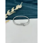 Gümüş Çivi Model Taşlı Kelepçe