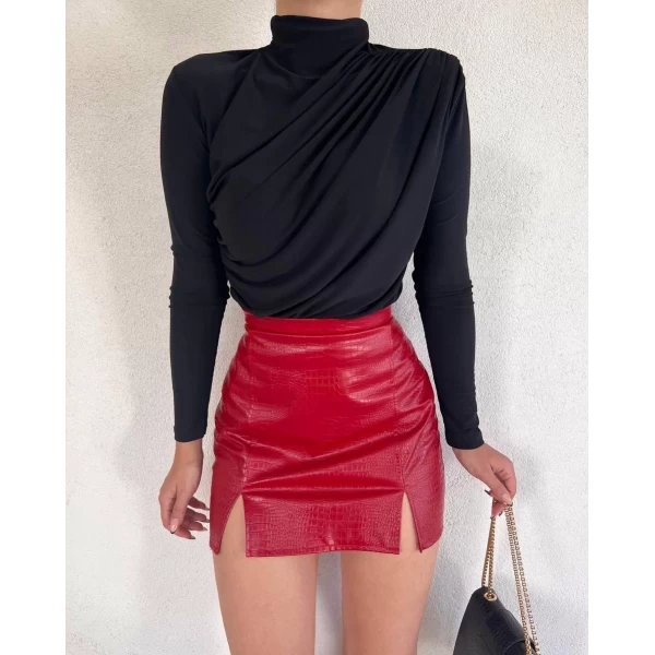 Dik Yaka Pileli Crop