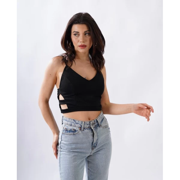 Siyah Askılı Yan Detay Crop