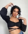 Beli bağcıklı dekolte crop