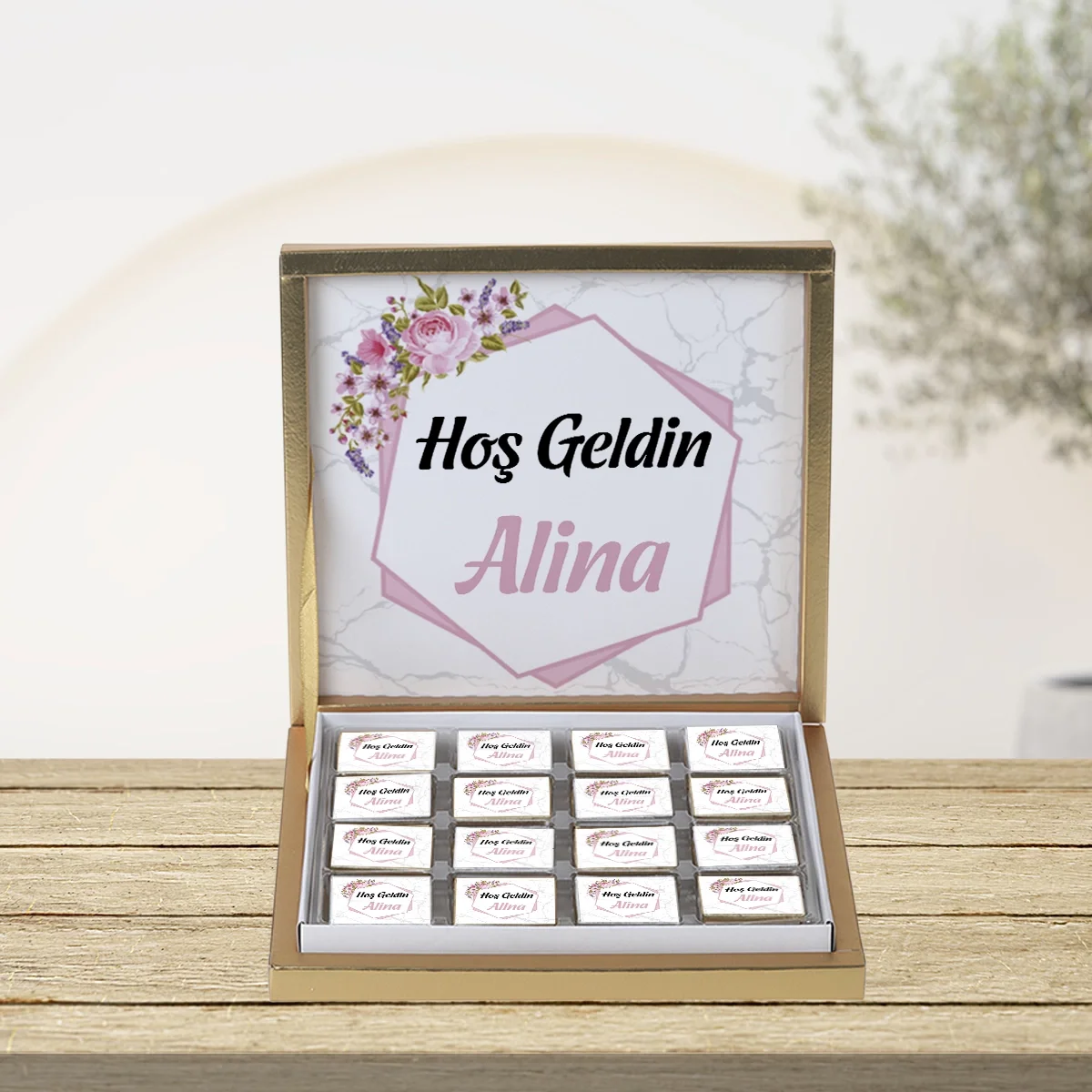 Altıgen Model Pembe Konsept Gold Kutuda 48 Adet Madlen Çikolata