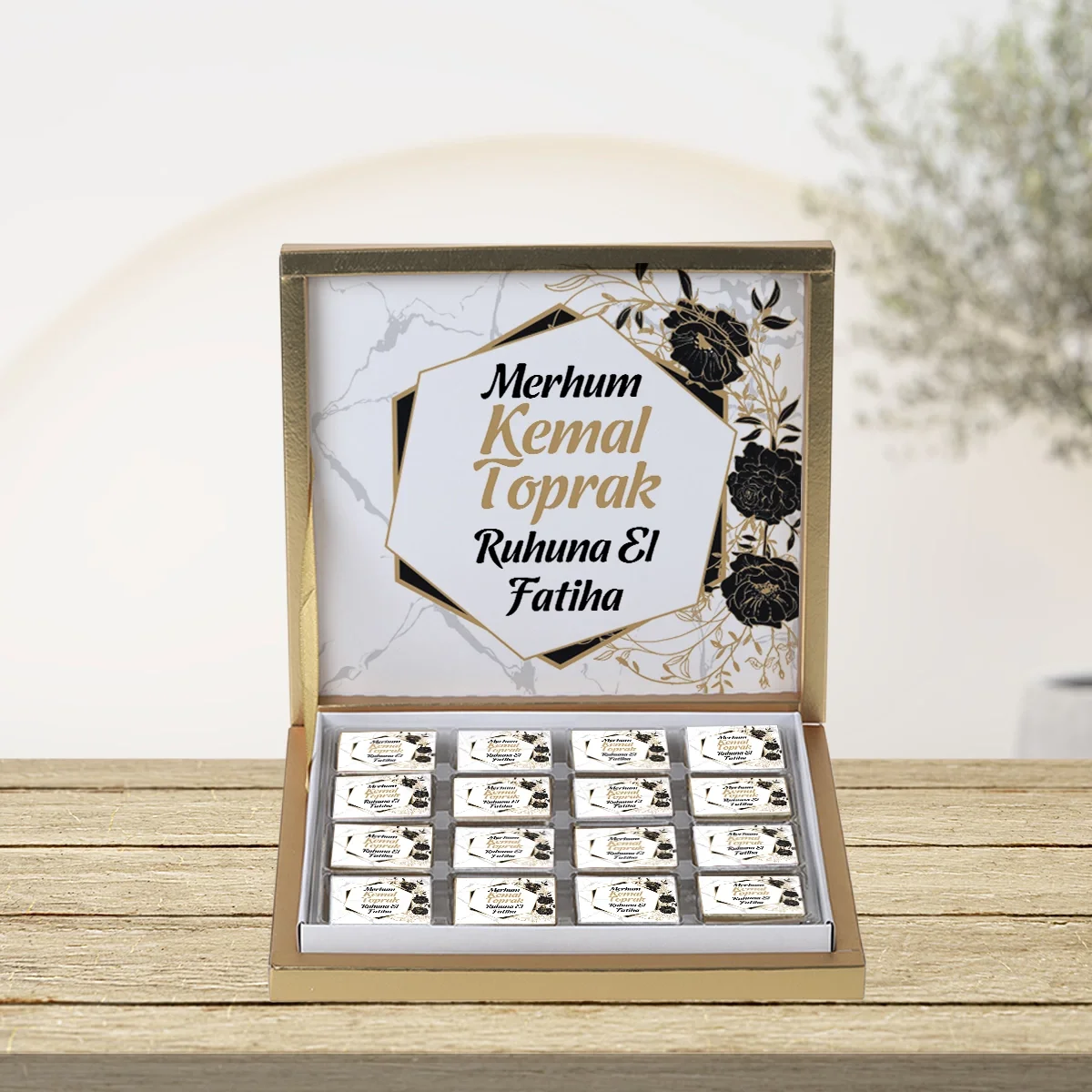 Altıgen Model Siyah Konsept Gold Kutuda 48 Adet Madlen Çikolata