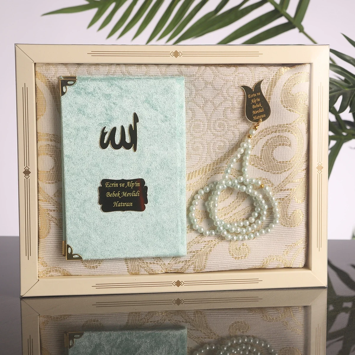 Hediyelik Lüks Kutuda Seccadeli Su Yeşili Renkli Kadife Yasin ve İsme Özel İnci Tesbih Seti
