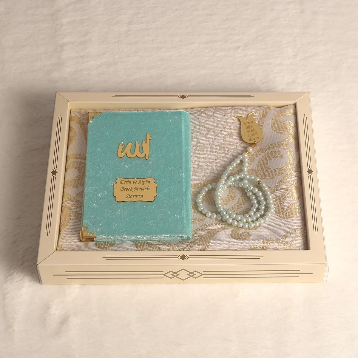 Hediyelik Lüks Kutuda Seccadeli Su Yeşili Renkli Kadife Yasin ve İsme Özel İnci Tesbih Seti
