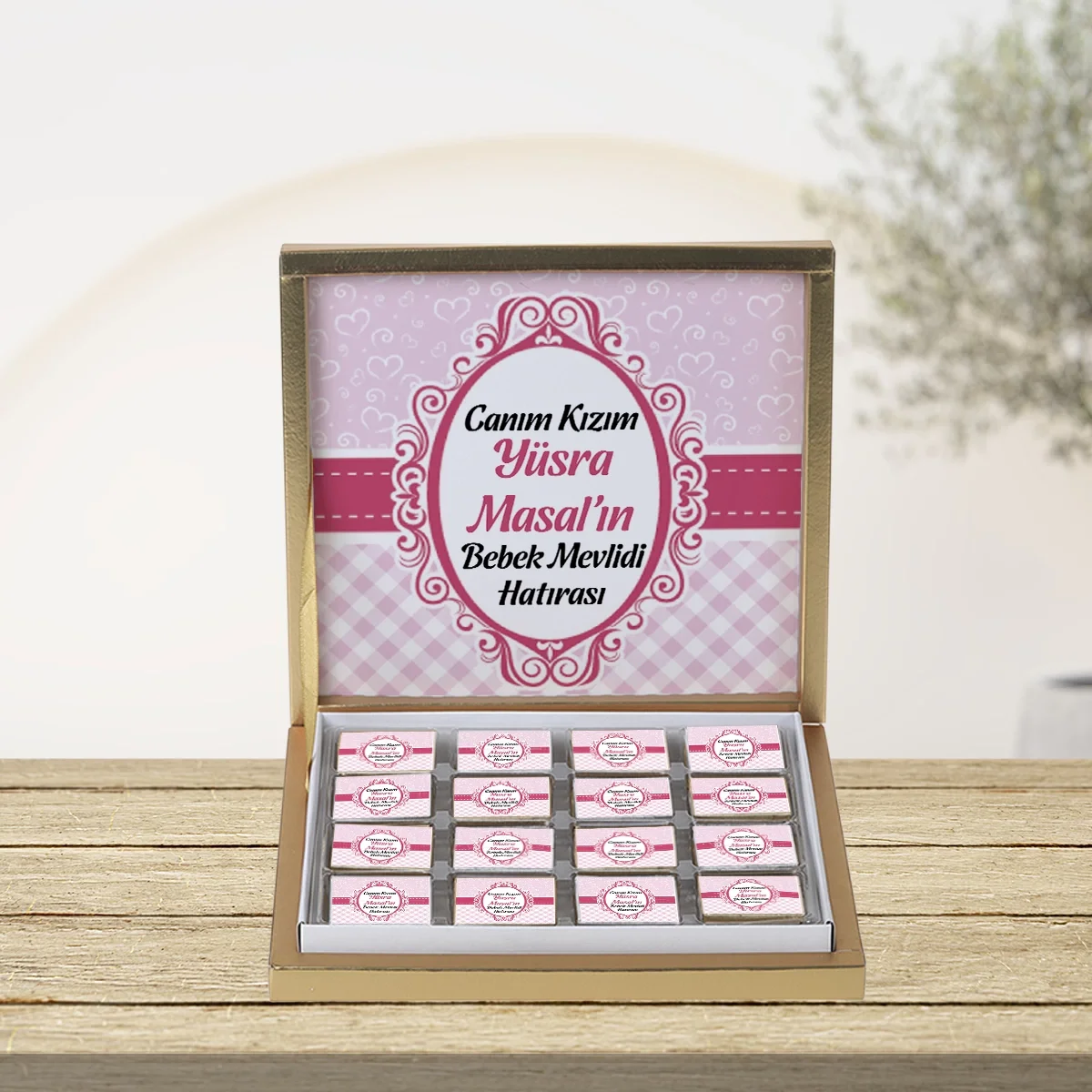 Kalp Model Pembe Konsept Gold Kutuda 48 Adet Madlen Çikolata