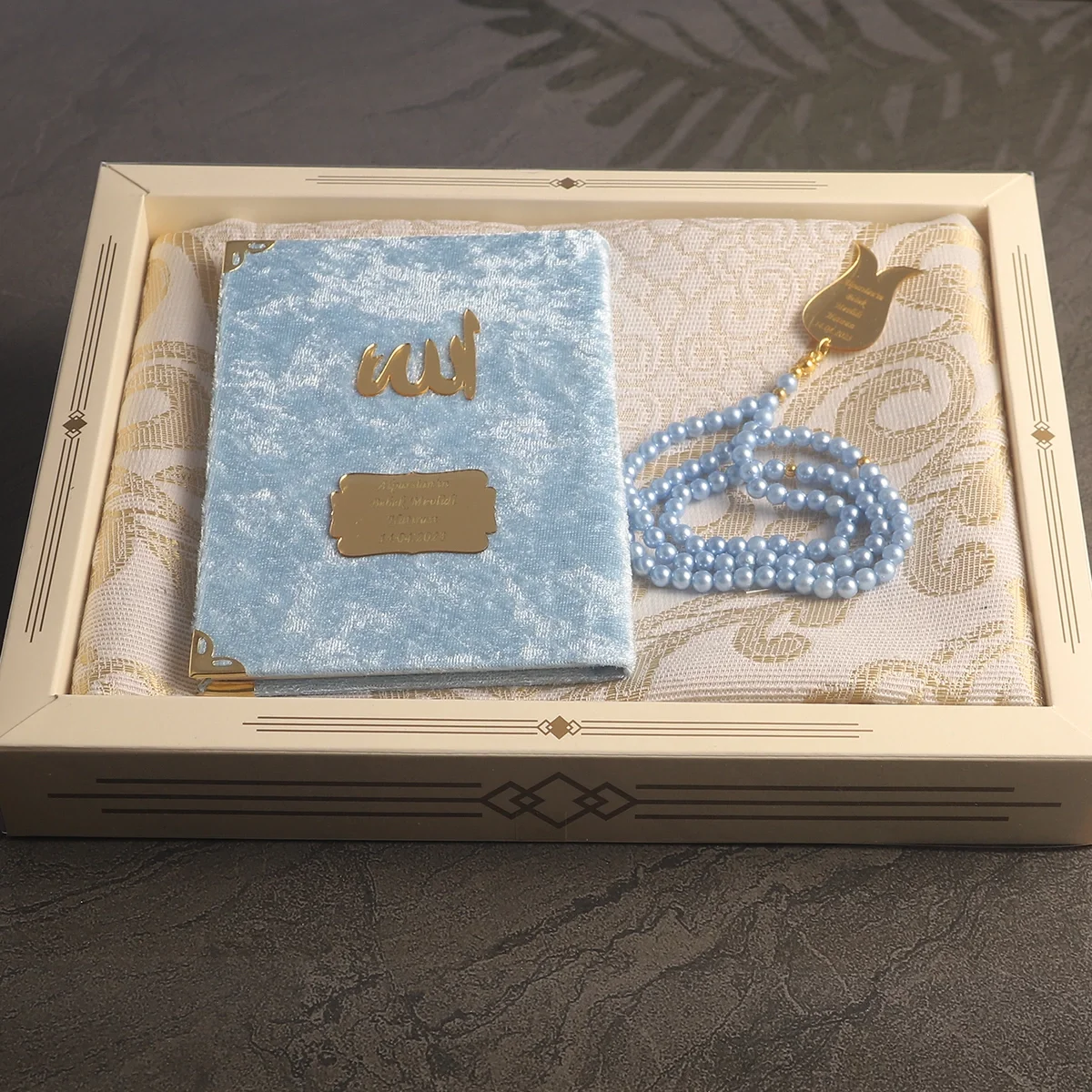 Hediyelik Lüks Kutuda Seccadeli Mavi Renkli Kadife Yasin ve İsme Özel İnci Tesbih Seti