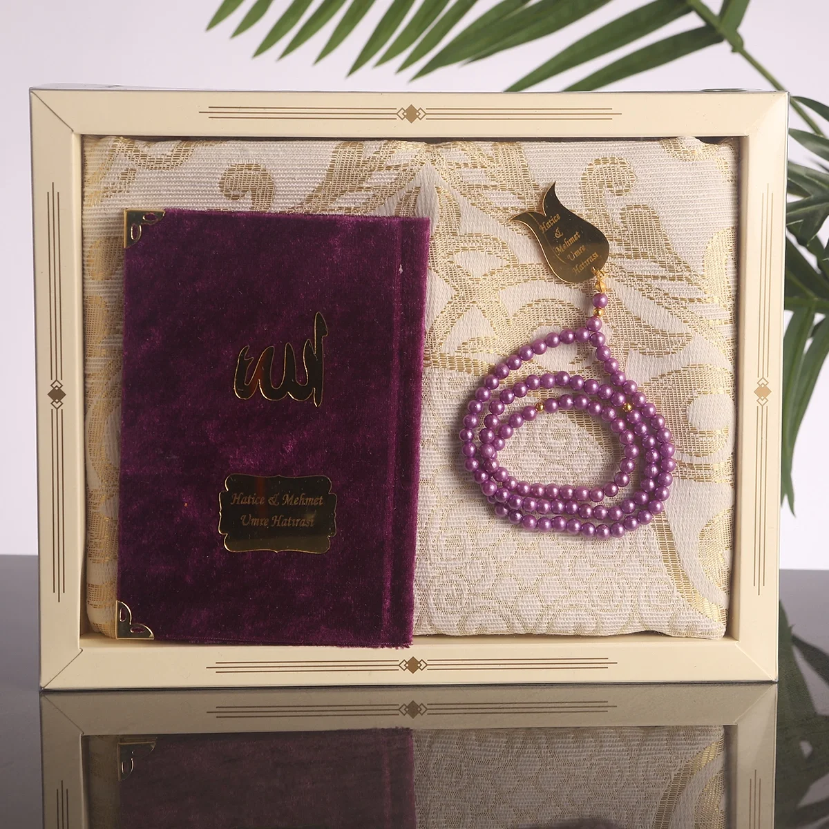 Hediyelik Lüks Kutuda Seccadeli Mor Renkli Kadife Yasin ve İsme Özel İnci Tesbih Seti