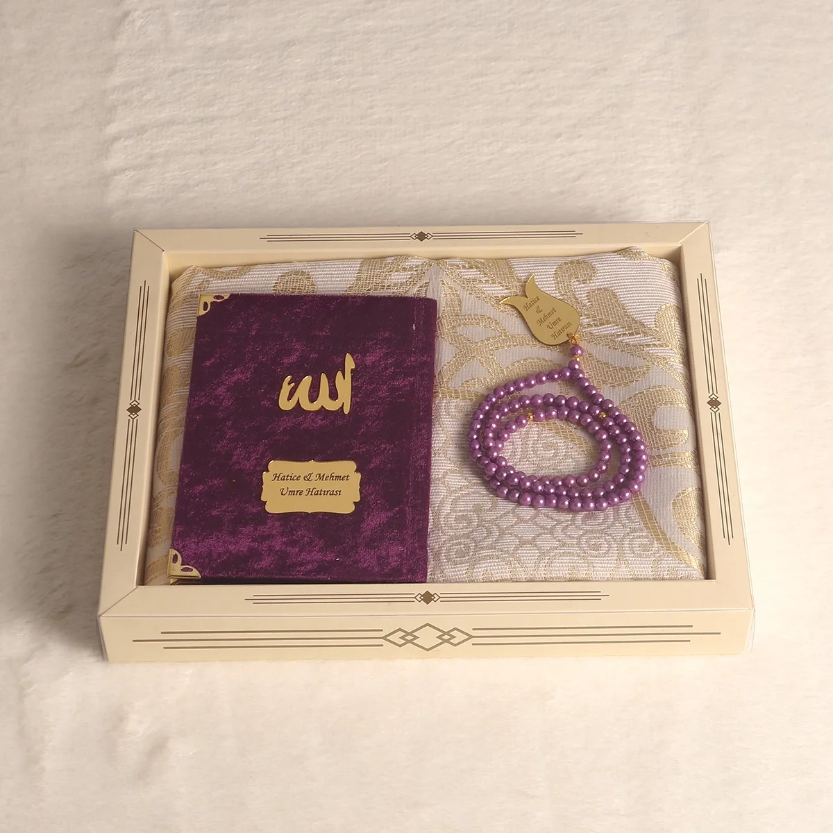 Hediyelik Lüks Kutuda Seccadeli Mor Renkli Kadife Yasin ve İsme Özel İnci Tesbih Seti