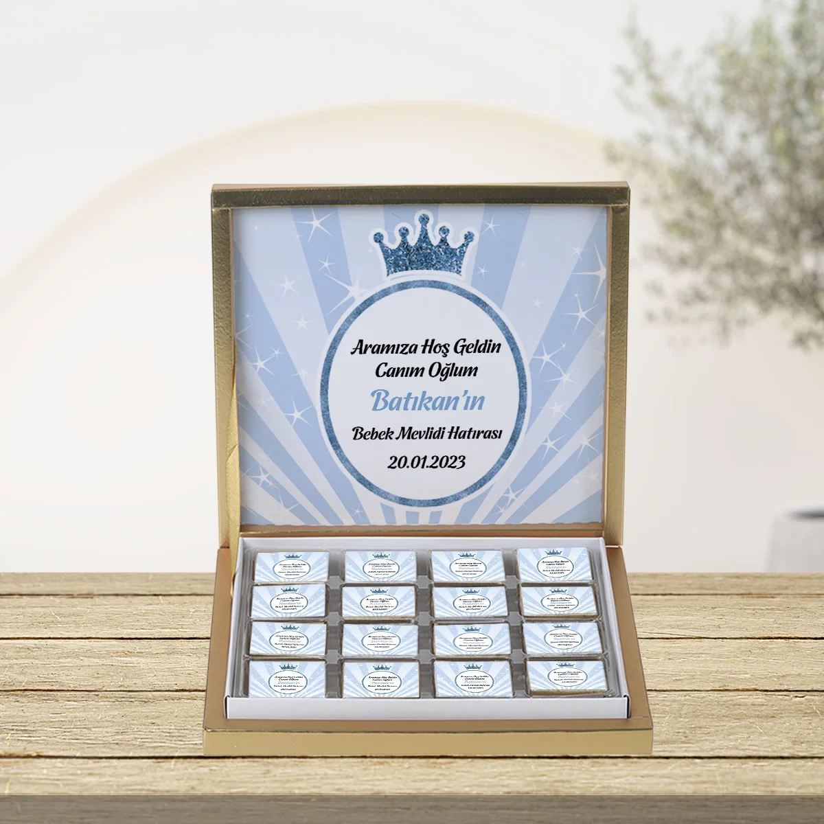 Taç Model Mavi Konsept Gold Kutuda 48 Adet Madlen Çikolata